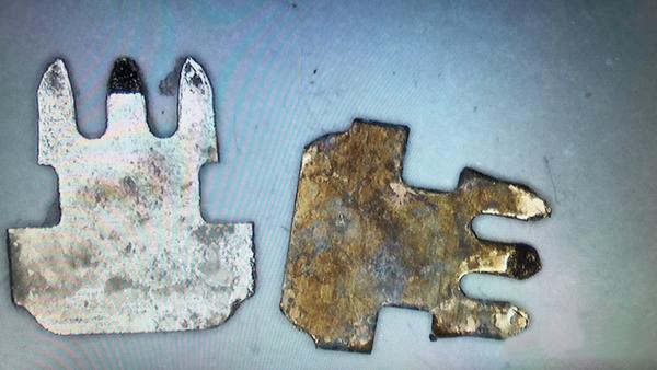 The left image shows a nickel-plated pin, and the right image shows an unplated pin. The left image shows a nickel-plated pin, and the right image shows an unplated pin.