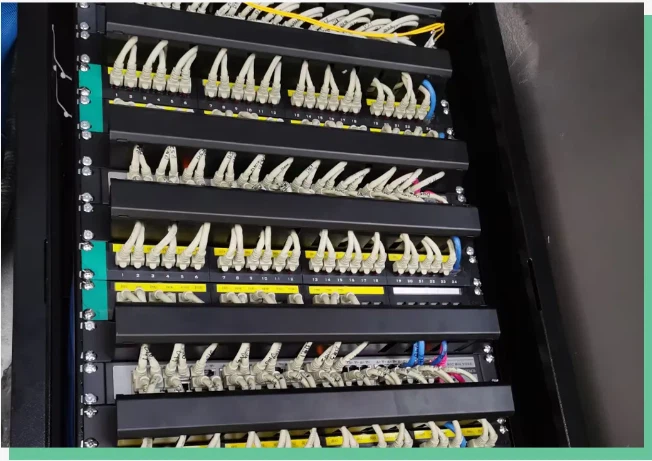 Server rooms should use patch panels for easier management, scalability, and longer link lifespans. Server rooms should use patch panels for easier management, scalability, and longer link lifespans.