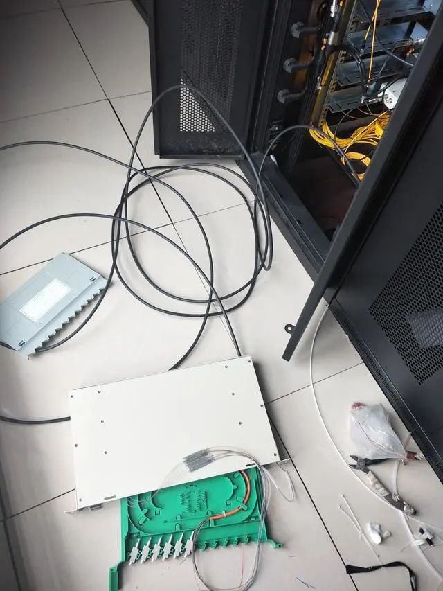 perform the fusion of the fiber optic cable perform the fusion of the fiber optic cable